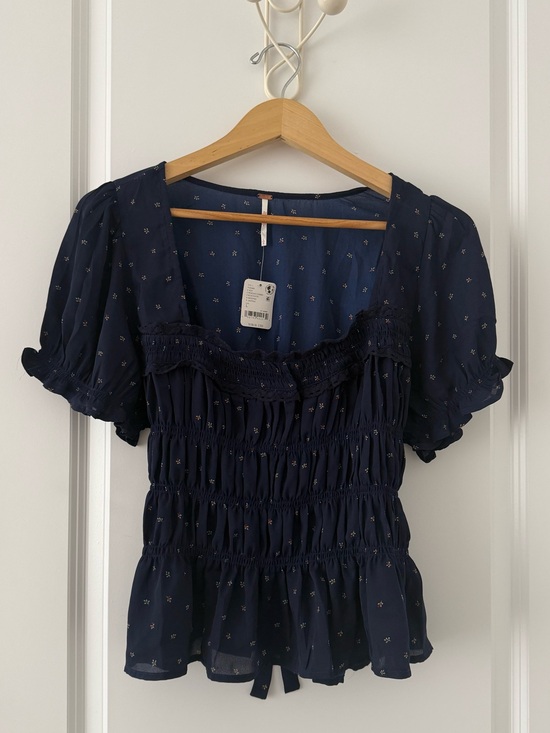 Free People Tops - *NWT* FREE PEOPLE Size L Navy Adore You Blouse